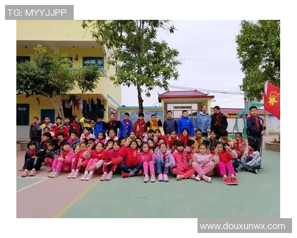 足球明星卡通男生头像设计灵感与创意分享，展现青春活力与运动激情