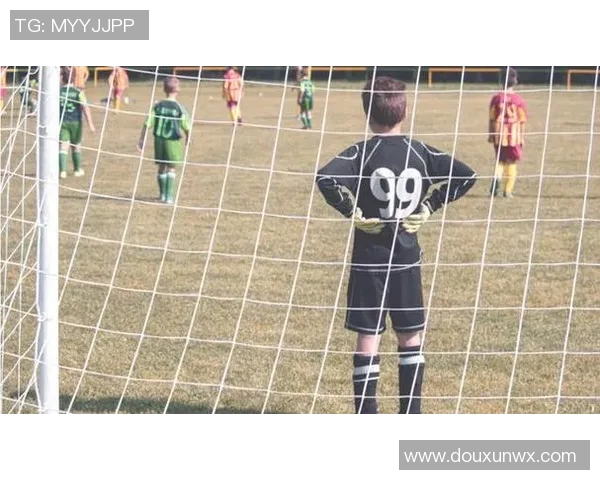 足球明星的运动魅力与训练秘诀揭秘,助你了解他们的成功之路与背后故事