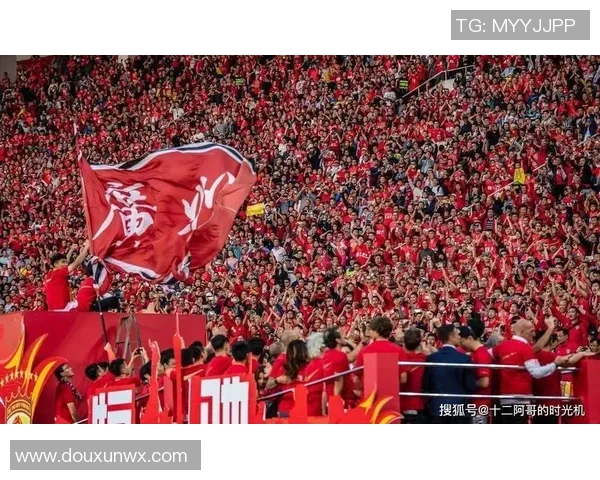 广州足球队转型之路的探索与挑战全景解读大满贯特别报道 广州足球队转型之路的探索与挑战全景解读大满贯特别报道