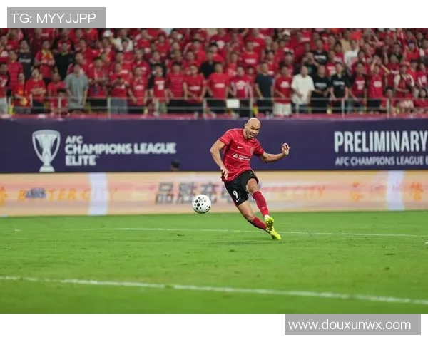 成都足球队个人能力分析与大满贯点评的深度解读 成都足球队个人能力分析与大满贯点评的深度解读