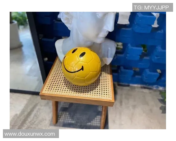 足球明星假笑脸特效引发热议揭秘背后的趣味与创意 足球明星假笑脸特效引发热议揭秘背后的趣味与创意