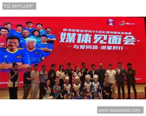 足球明星在城市街头漫步引发粉丝热潮与媒体关注 足球明星在城市街头漫步引发粉丝热潮与媒体关注