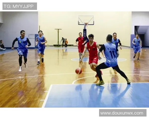 重庆篮球队战术解析：如何提升球队整体表现与比赛胜率