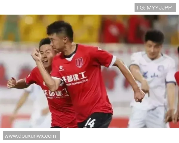 重庆足球队灵活性创新高引发热议助力球队崛起与发展